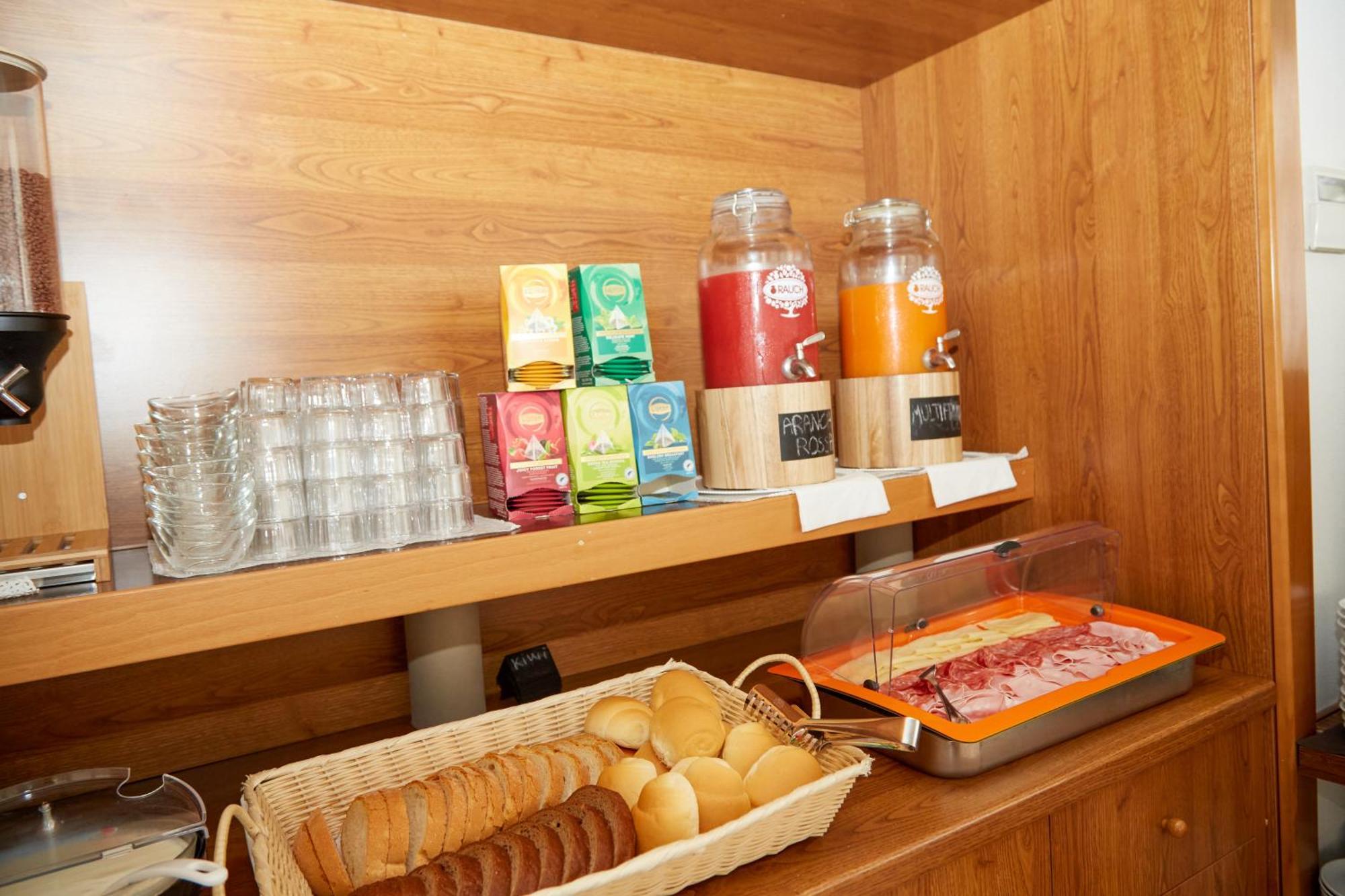 Italiacervia Free Breakfast Hotel *