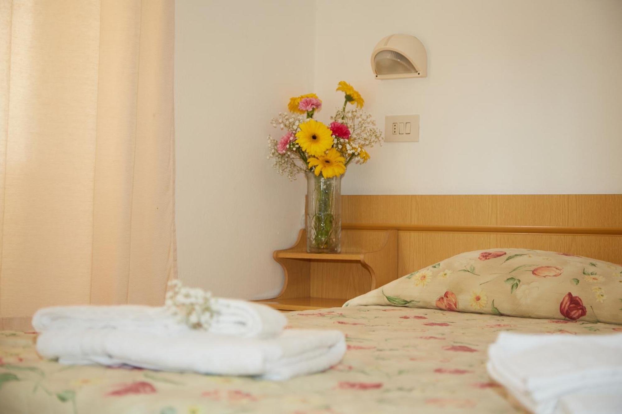Italiacervia Free Breakfast Hotel *