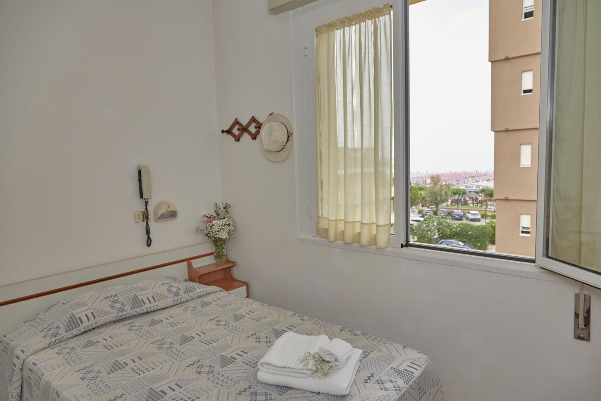 Italiacervia Free Breakfast Hotel *